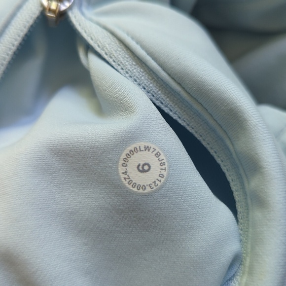 Lululemon Speed Up Short High-Rise 4" Powder Blue 💙 - Size 6 - Picture 10 of 11
